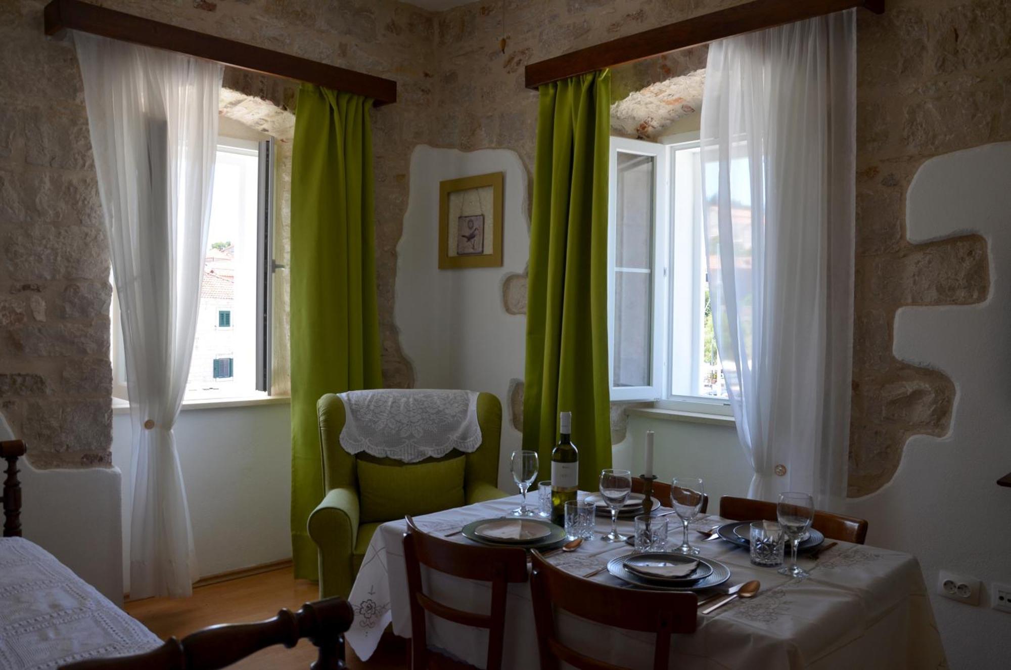수티반 Castel Nonna Franka 아파트 외부 사진